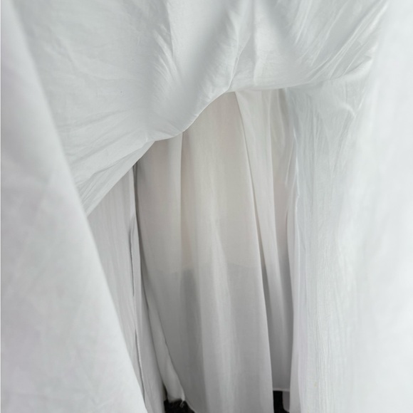 Minusey Luxurious White Cross-Strap Open Back‎ Dress - Picture 7 of 12